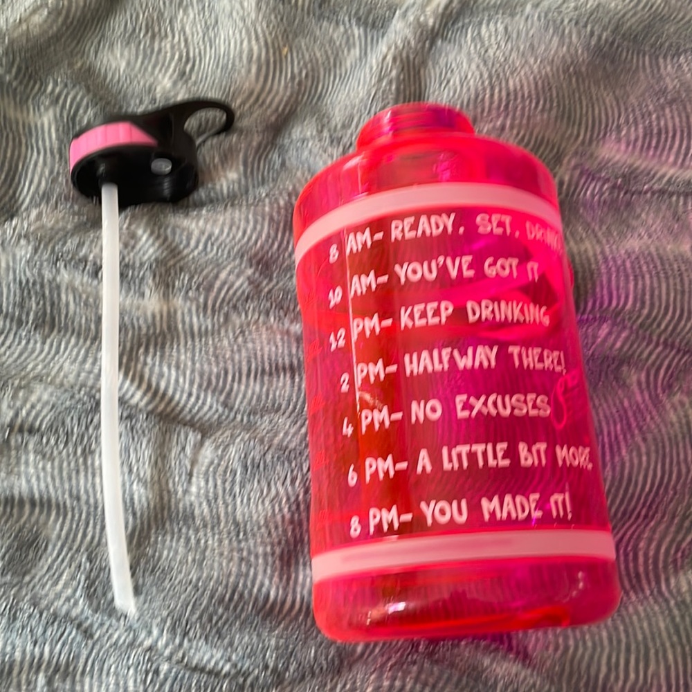 Hydromate drinking bottle. Used a couple times. In good shape. All gaskets here.